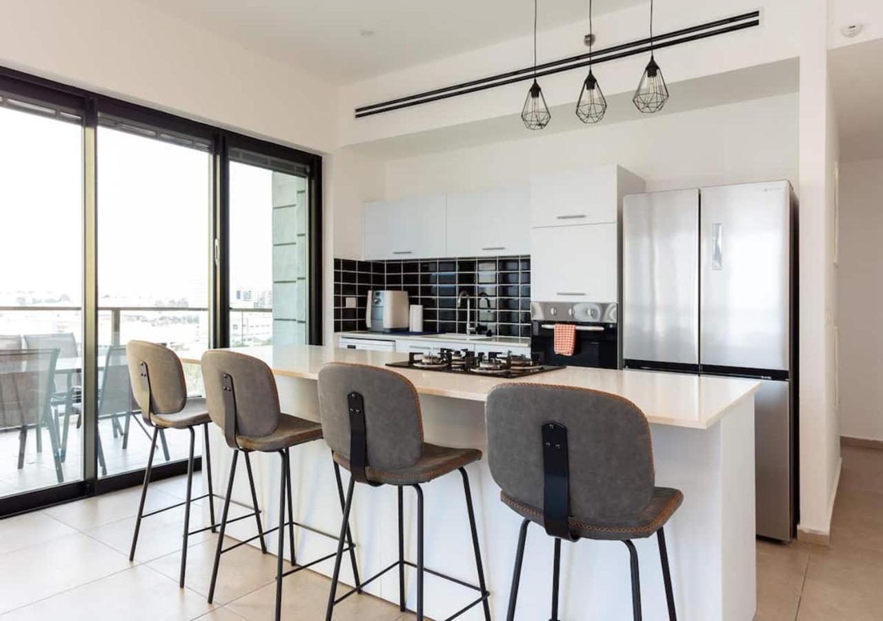 Oַ&O Group- Luxury Apt Tower Spectacular Sea View Bat Yam Bagian luar foto